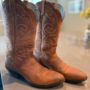Ariat Women's Heritage Western R Toe Cowboy Boots